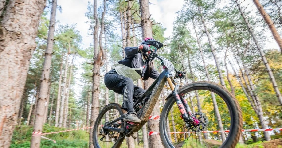 Mary Ann Lynn riding at Swinley